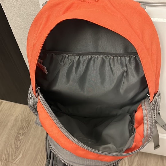 North Face Jester Backpack - Picture 4 of 5